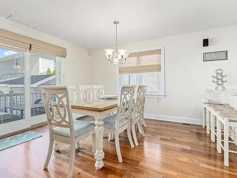 29 N Iroquois Ave — Photo 11