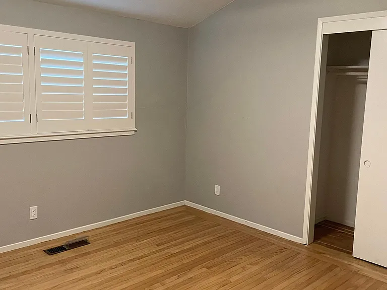 212 Ludell Dr — Photo 13