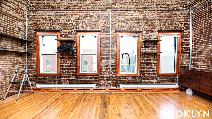 Rented by Nooklyn NYC LLC | media 19