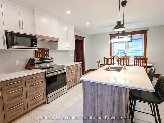 3rd image of 147 Saint George St E