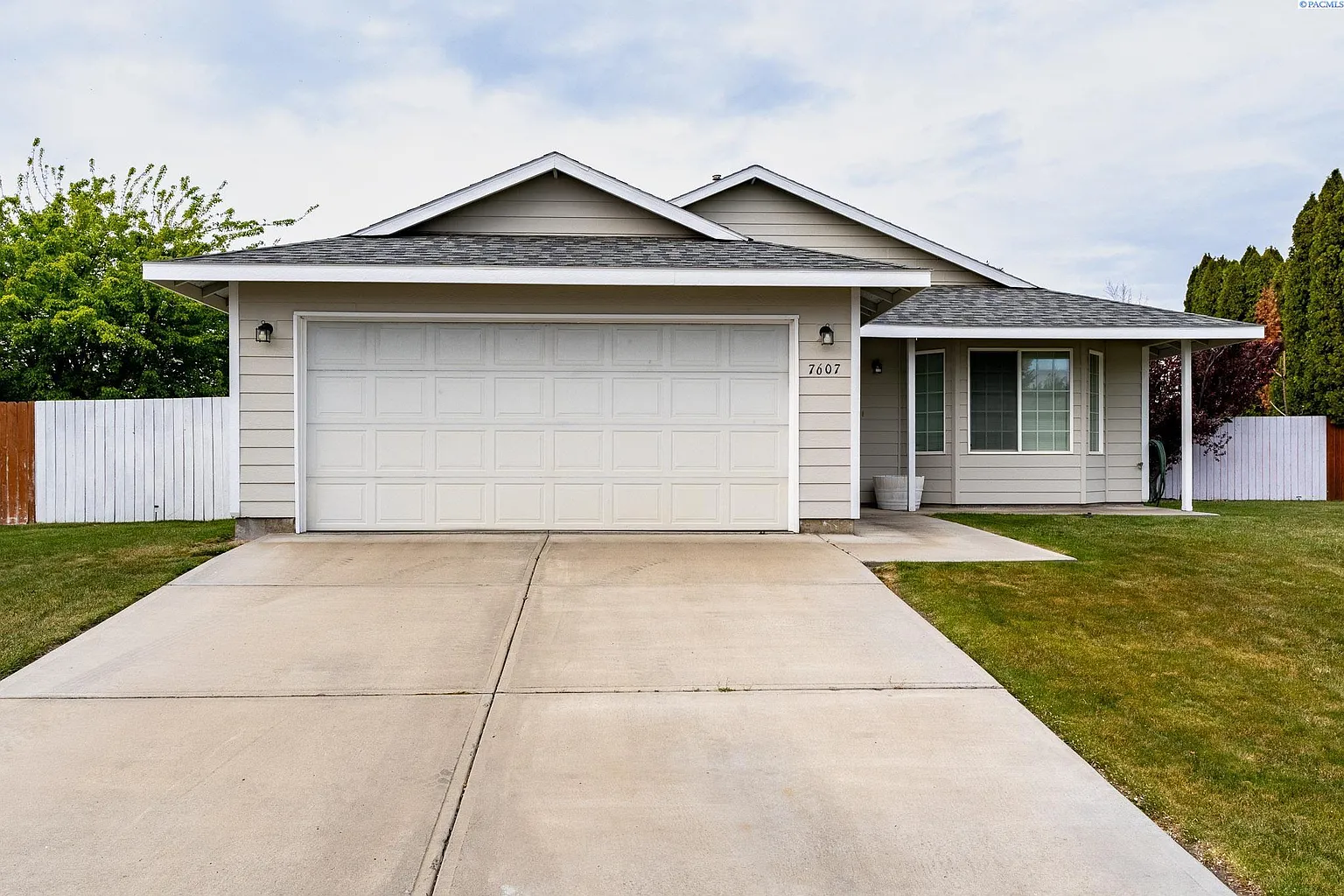 7607 Vendovi Dr photo 1