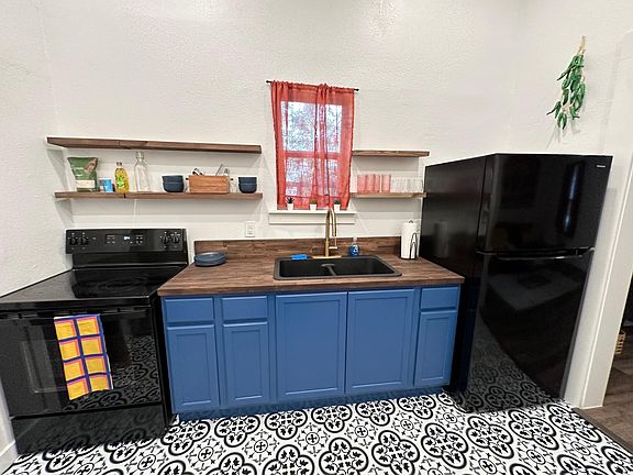 4th image of 909 W Euclid Ave #909