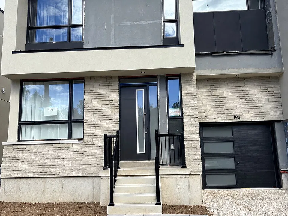194 Stoneleigh Dr