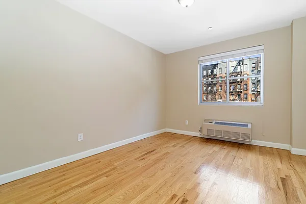 Rented by REAL New York | media 12