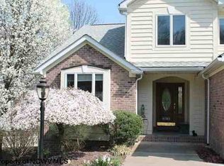 2010 Georgian Ln, Morgantown, WV