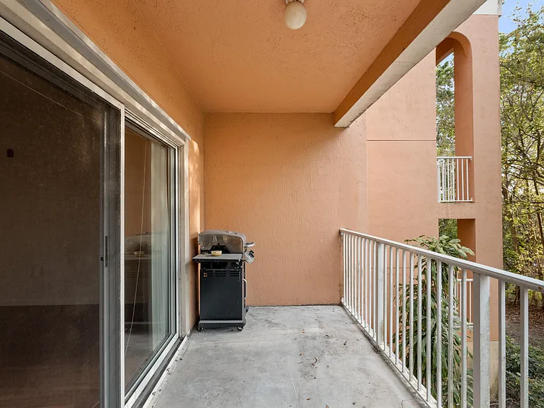 6960 SW 39th St #E205 — Photo 24