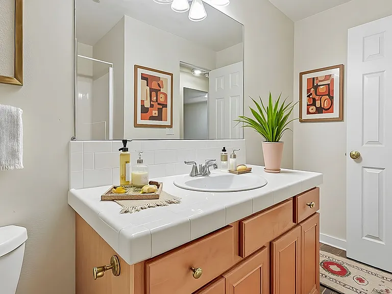 Edmonds Ridge Apartments — Photo 8