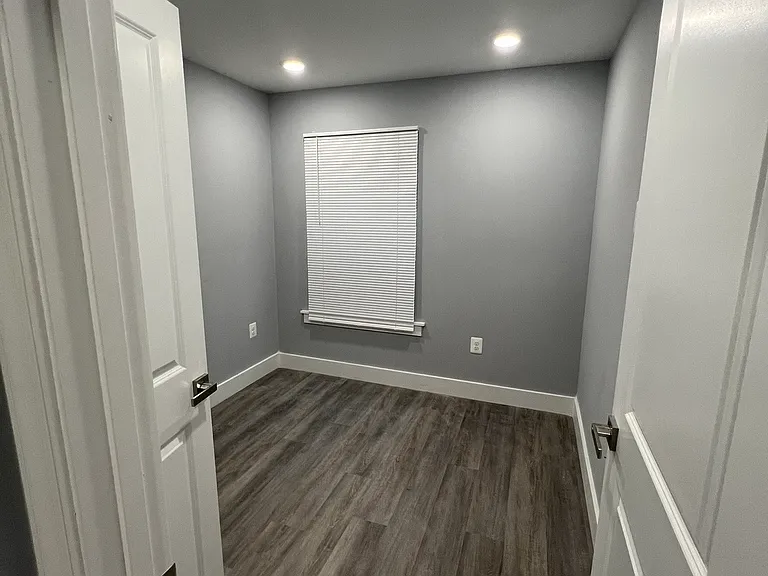 5900 Foote St NE — Photo 13
