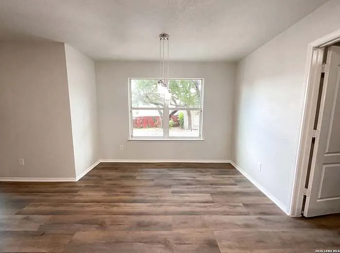 4 bed, 2.5 bath, 2145 sqft, $1,795 — Photo 2