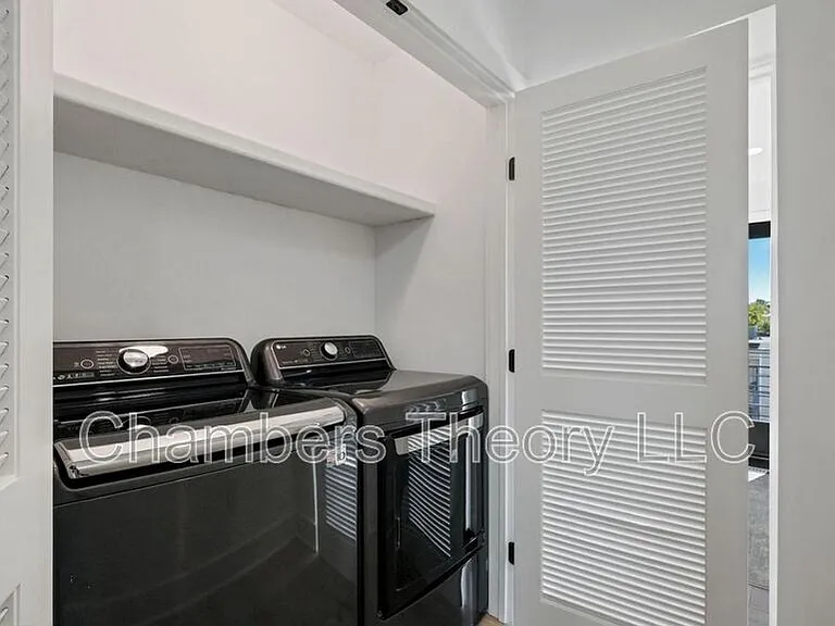 1635 Holbrook St NE #4 — Photo 15
