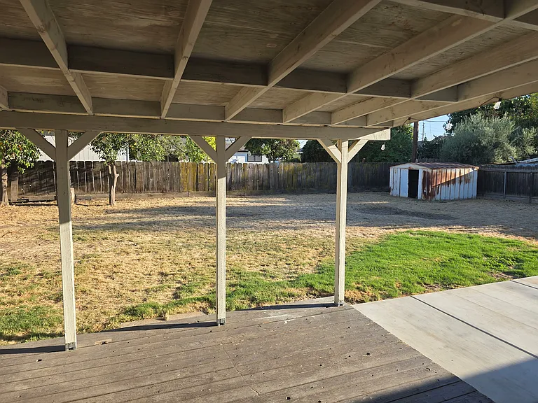 1005 W Cambridge Ave — Photo 33