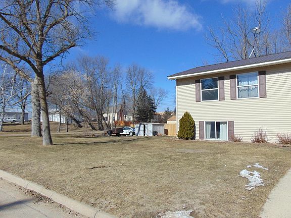 2nd image of 921 7th Ave E