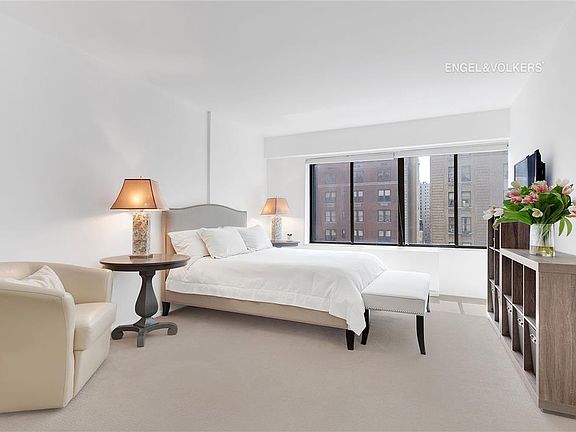 3rd image of 900 Park Ave APT 11B