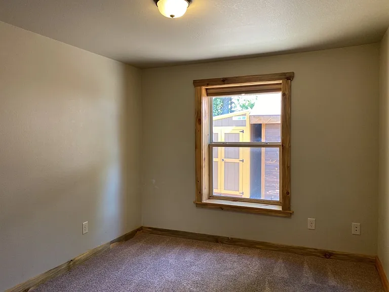 517 Endicott St — Photo 29