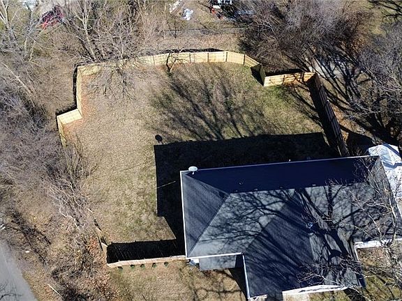 5th image of 903 Cook Rd