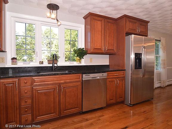 5th image of 111 Tanglewood Dr