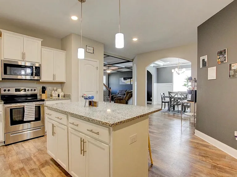 1137 Black Oak Cir — Photo 30