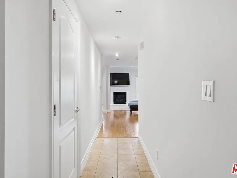 1838 Westholme Ave #203 — Photo 9
