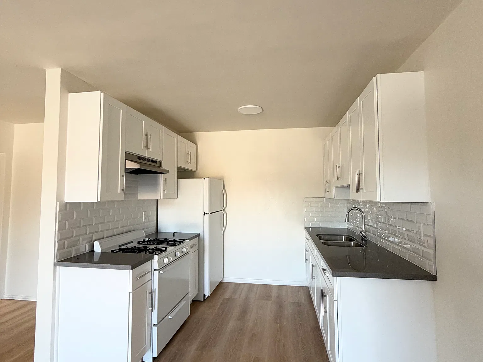 1 bed, 650 sqft, $1,850 — Photo 3