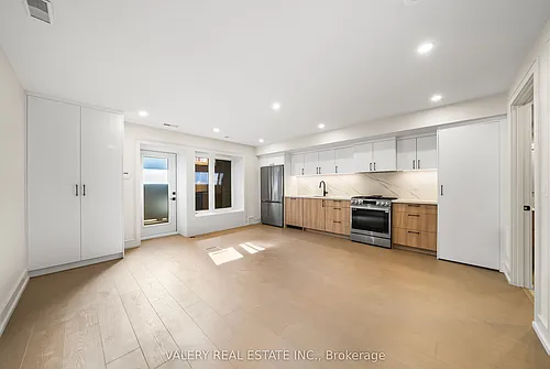 131 Dovercourt Rd #1 Photo 1