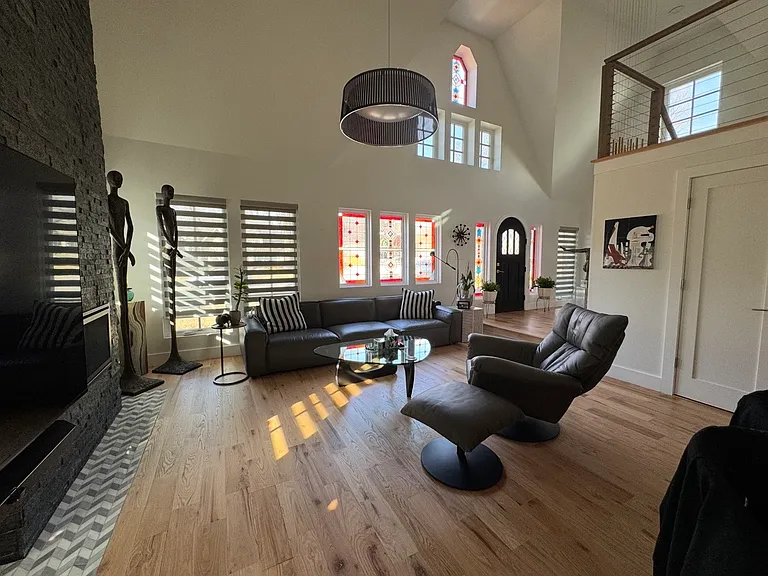 5726 Mercedes Ave — Photo 5