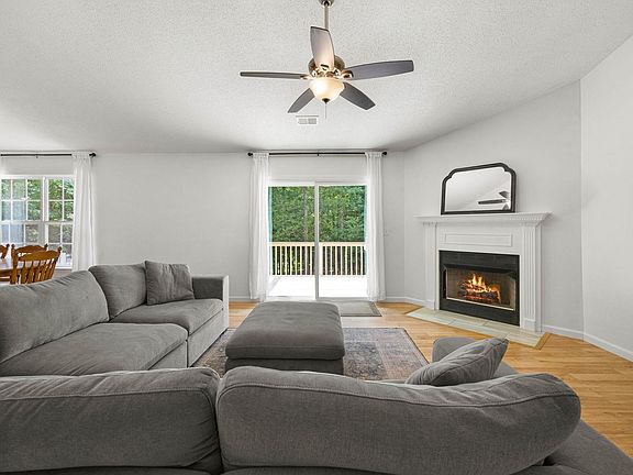 5th image of 100 Bitternut Ln