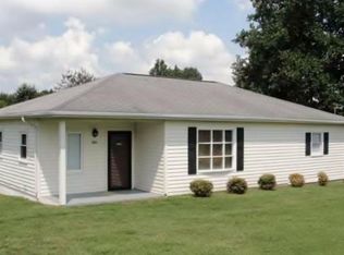 1521 Henry River Rd, Hickory, NC 28602