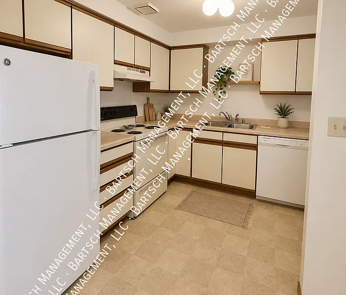 W182S8443 Racine Ave #43 — Photo 4