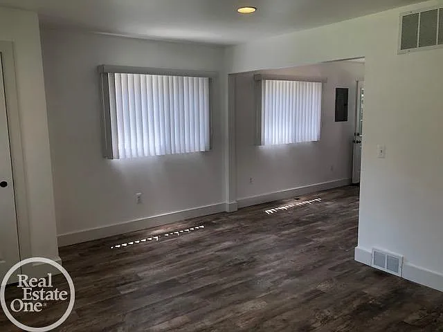 50799 Holt St — Photo 6