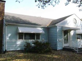 216 S 9th St, Herrin, IL 62948