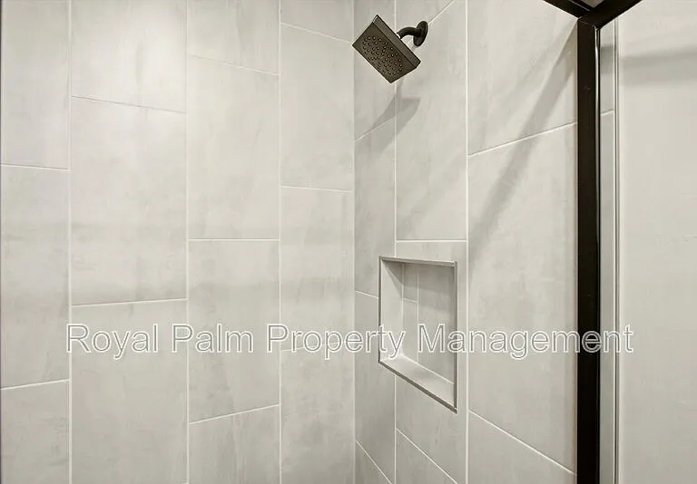 3750 NE 13th Ave — Photo 20
