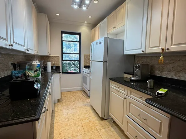 172 East 91st Street image 1 of 11