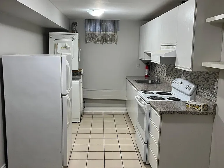 163 Cartmel Dr #BASEMENT — Photo 3
