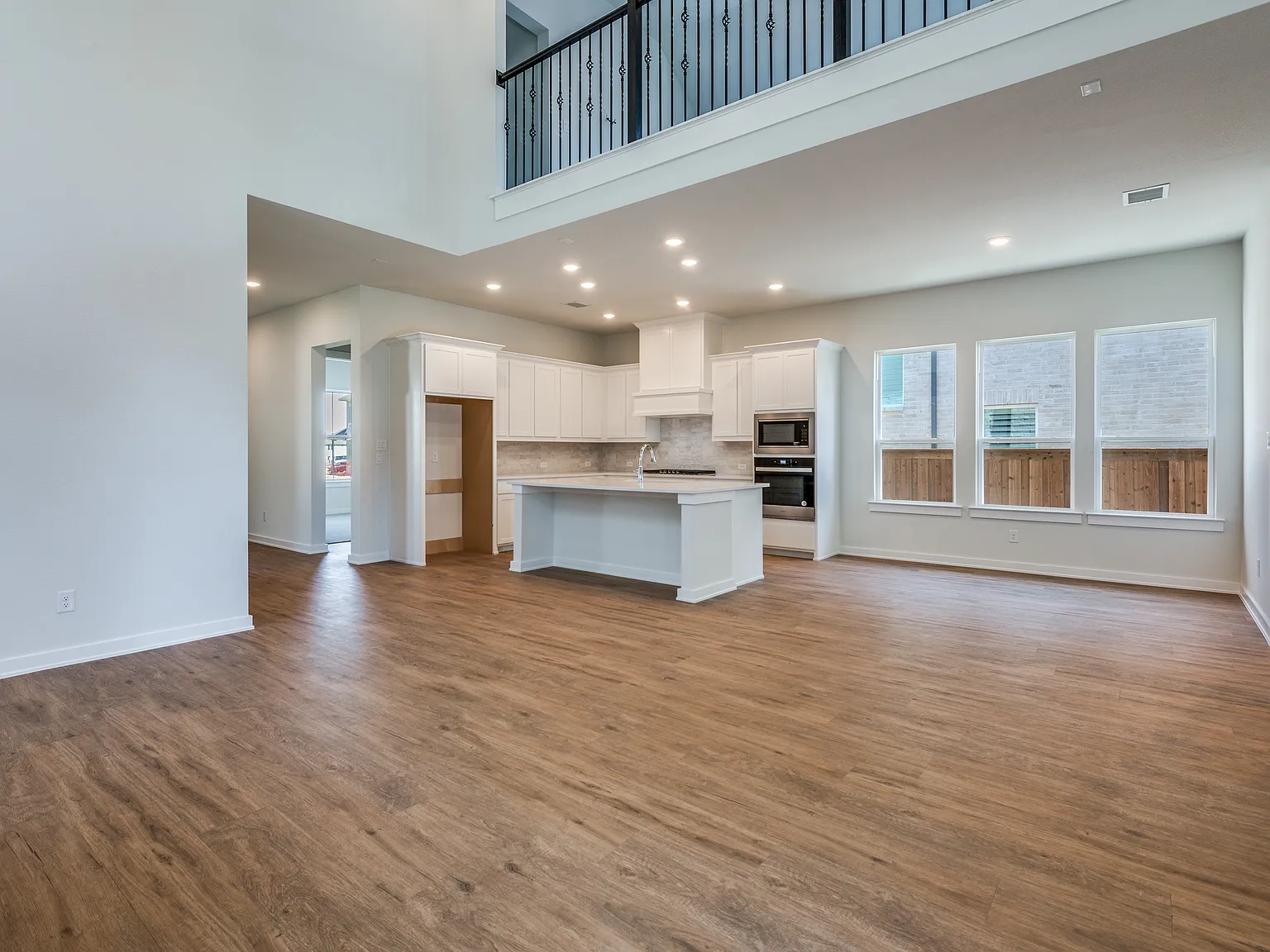 4 bed, 2984 sqft, $3,980 — Photo 4