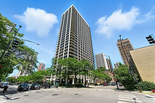 88 W Schiller St #609 Photo 1