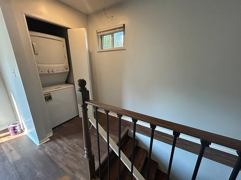 304 S Bayly Ave — Photo 7