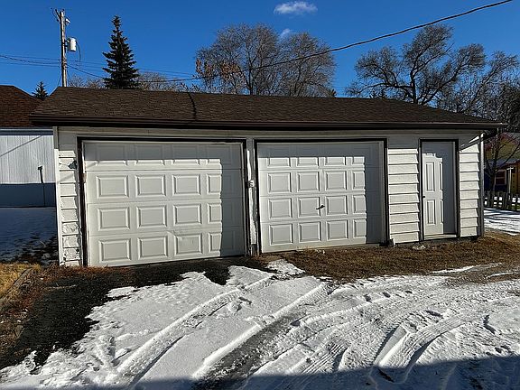 2nd image of 305 NE 2nd St