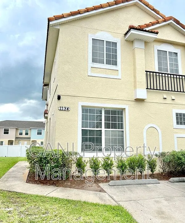 1134 S Beach Cir