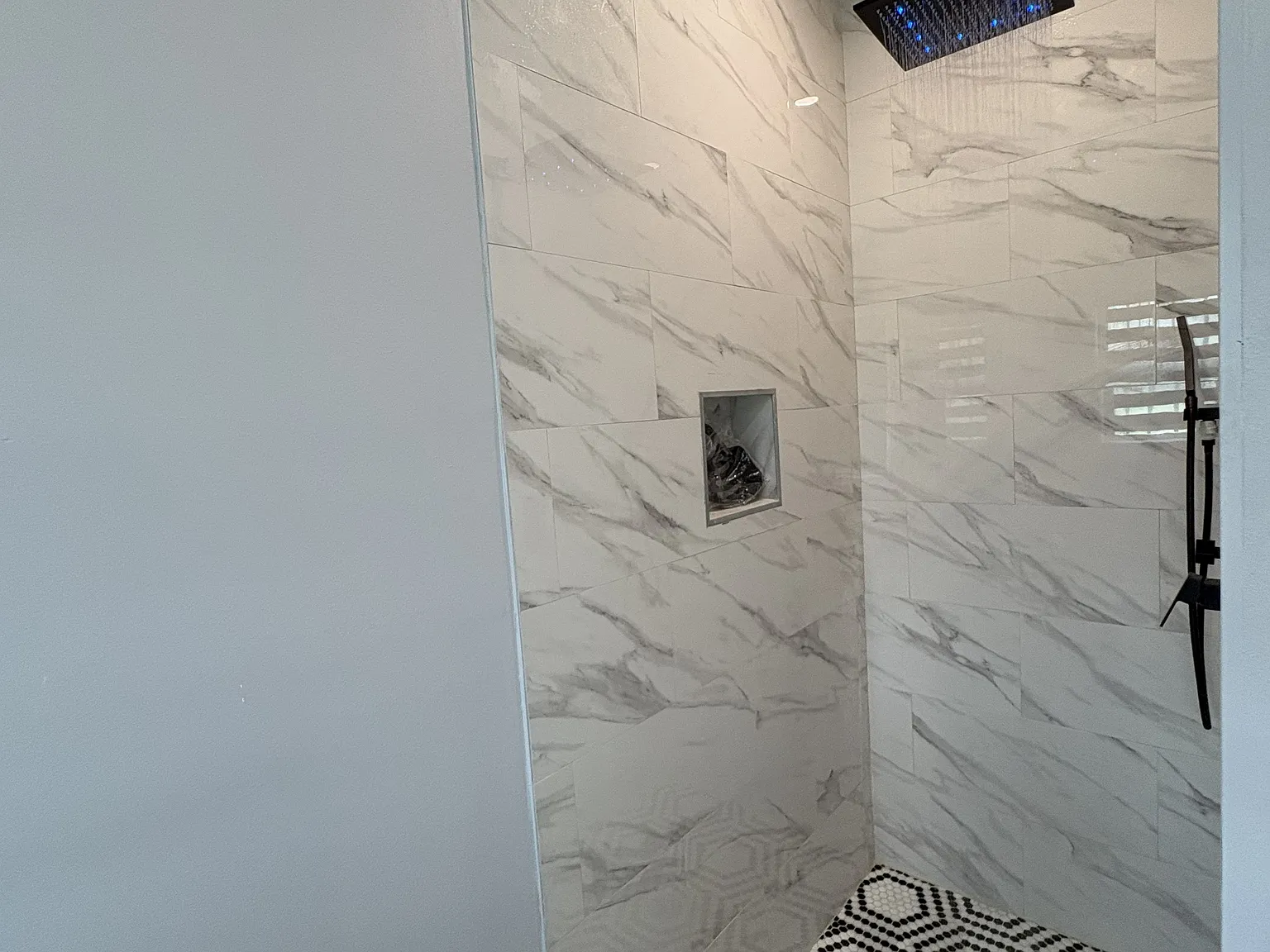 3 bed, 2172 sqft, $3,100 — Photo 4