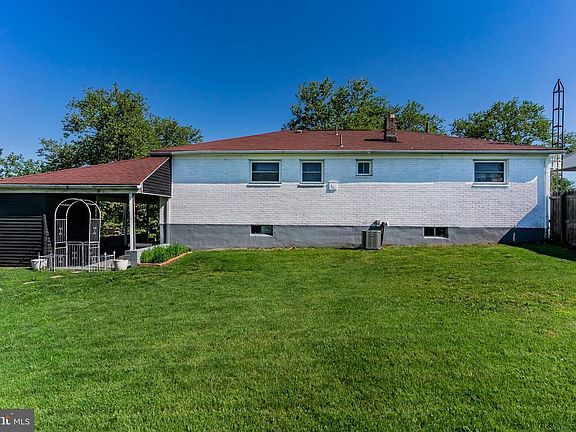 5th image of 6 Karen Ct