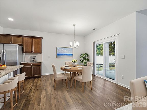4th image of 2212 Apple Glen Ln