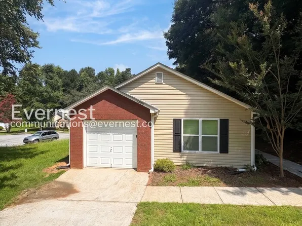 1408 Creek View Dr, Monroe, GA 30655