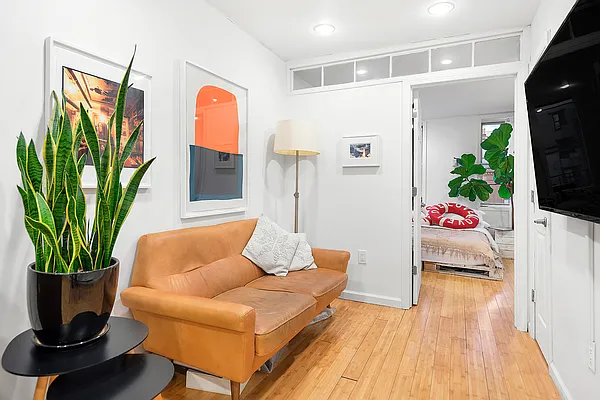 Rented by Compass | media 9