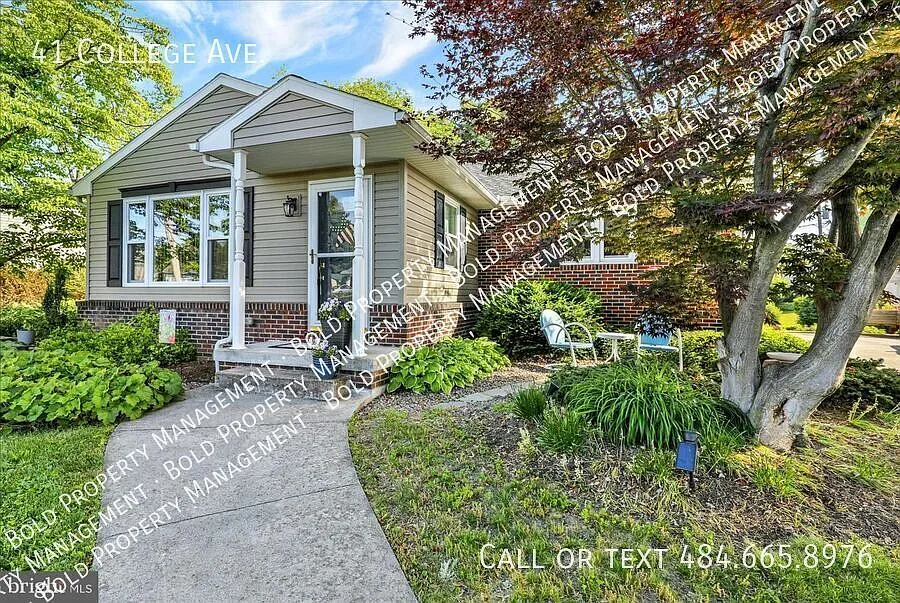 Charming 3-Bed, 2-Bath Home in Wernersville — Photo 4