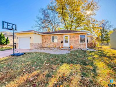 3005 E 19th St, Sioux Falls, SD, 57103