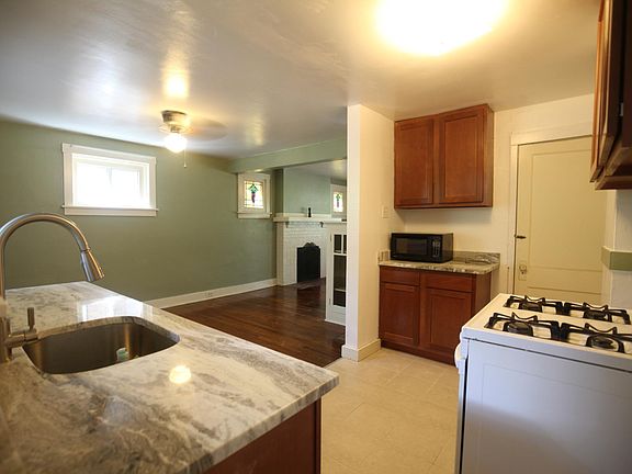 5th image of 740-742 Shady Dr E