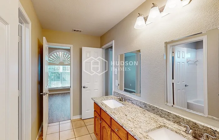 1468 Red Wolf Dr — Photo 33