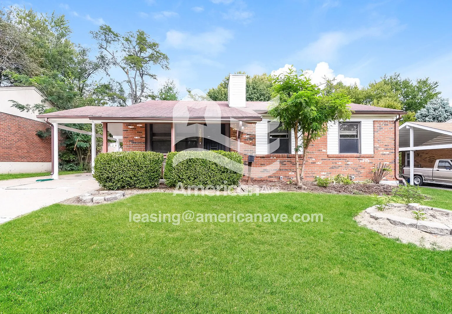 3 bed, 1.0 bath, 1029 sqft, $1,594 — Photo 1