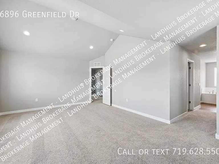 16896 Greenfield Dr — Photo 15
