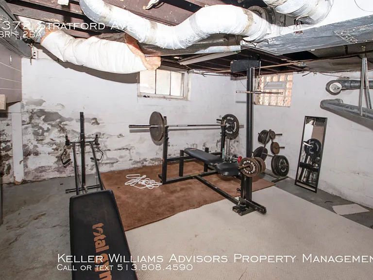 2372 Stratford Ave — Photo 3